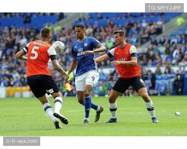 卢顿城惨遭重创，英超劲旅强势突围迎关键突破