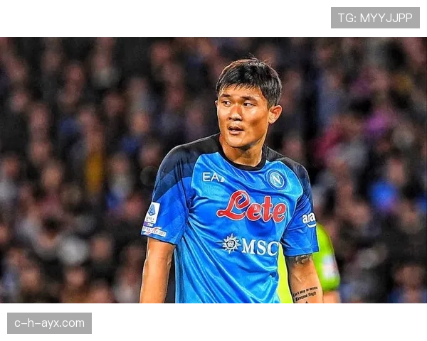 金玟哉荣膺意甲最佳后卫，稳健表现引广泛关注