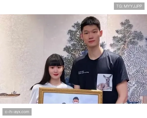 胡金秋随手一张生活照，便当旁那块表把我打回现实